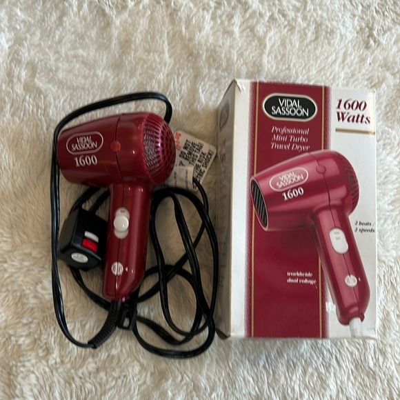 Vidal Sassoon Travel Dryer 1600 watts - Picture 1 of 5